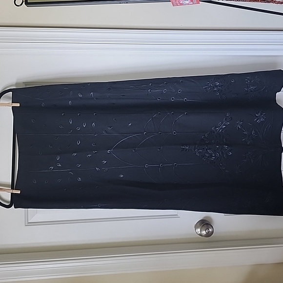 Talbots Dresses & Skirts - Talbots size 14 black embroidered wool maxi skirt